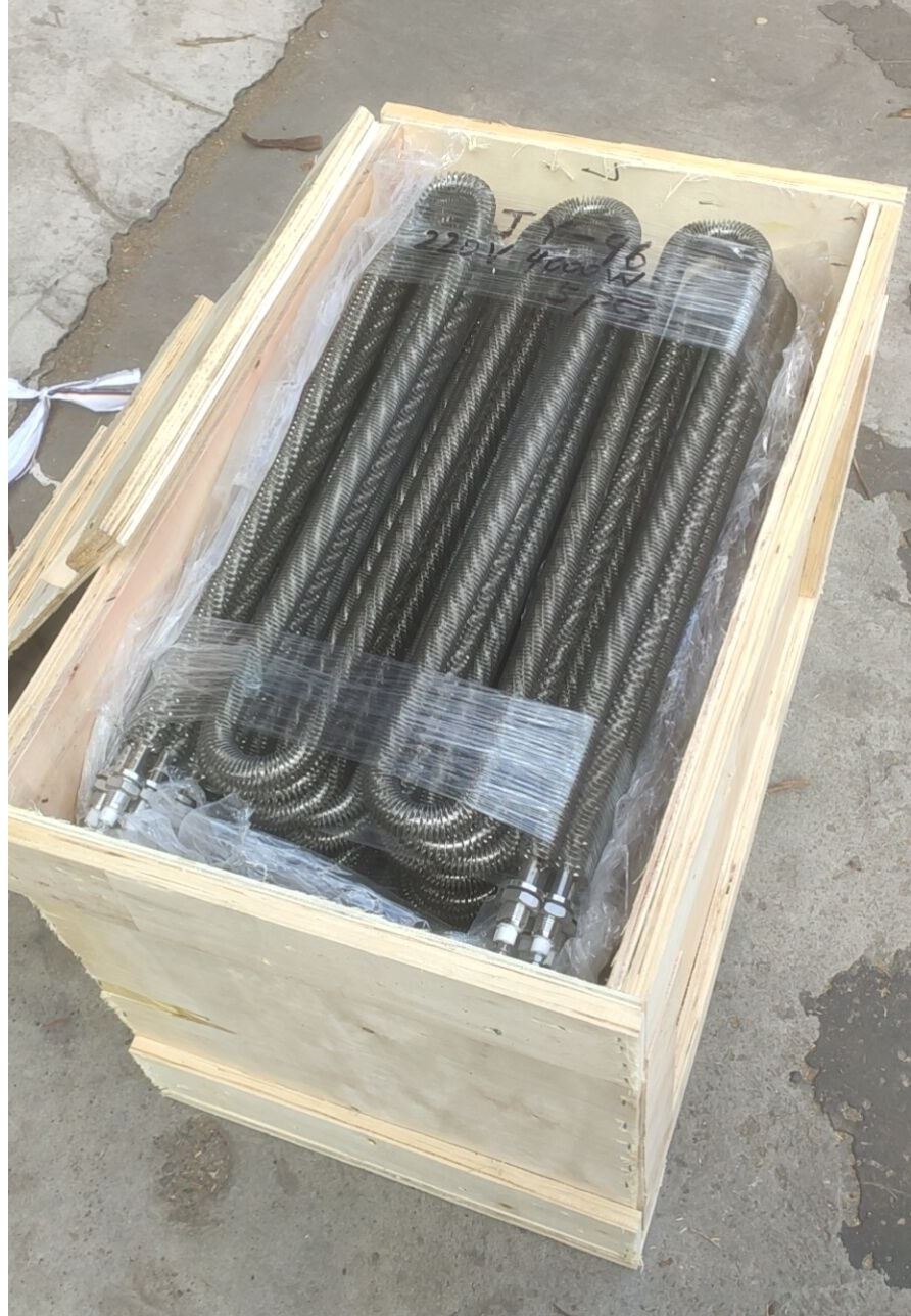 100PCS翅片取暖器220V 4000W已发往越南